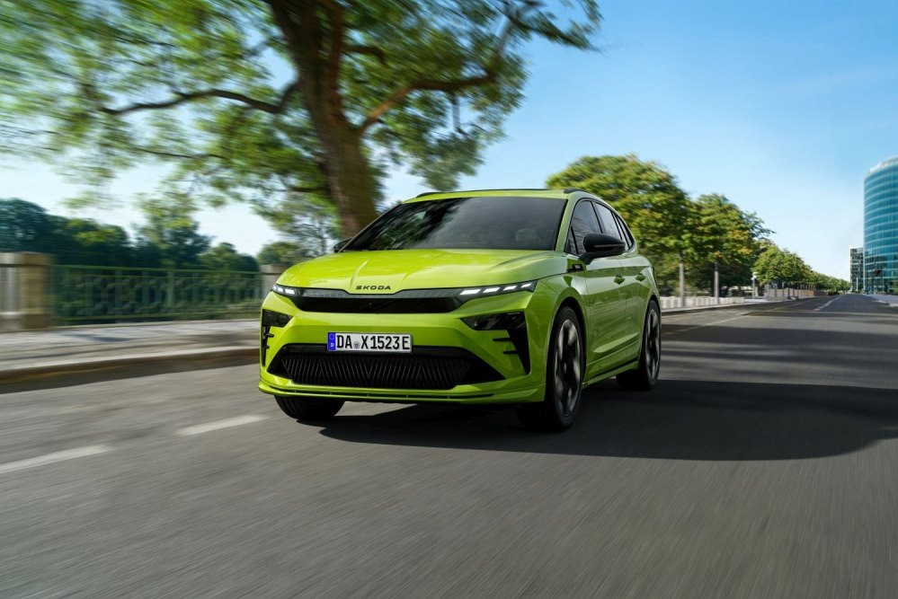 Apskats: Skoda Enyaq RS – sportisks elektriskais flagmanis pēc 2025. gada feislifta
