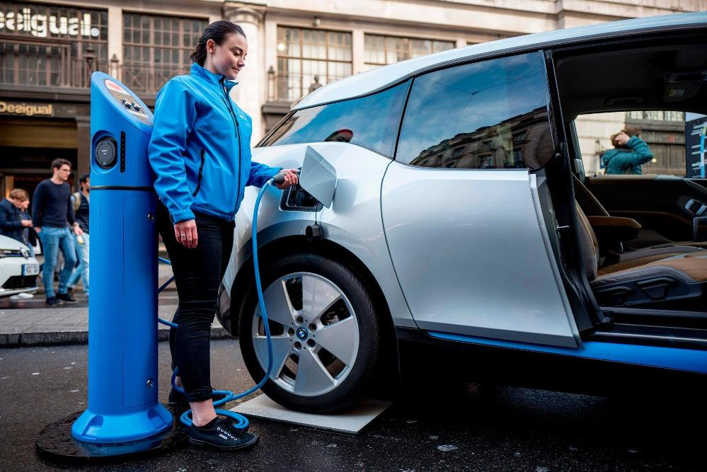Kā elektroauto ietekmē cilvēka organismu? Mīti un realitāte