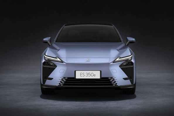 Lexus ES BEV: pilnībā elektrisks premium klases sedans 2026. gadam