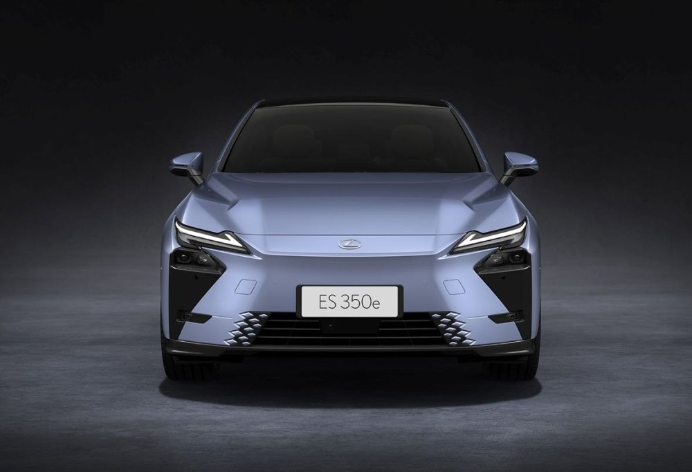 Lexus ES BEV: pilnībā elektrisks premium klases sedans 2026. gadam