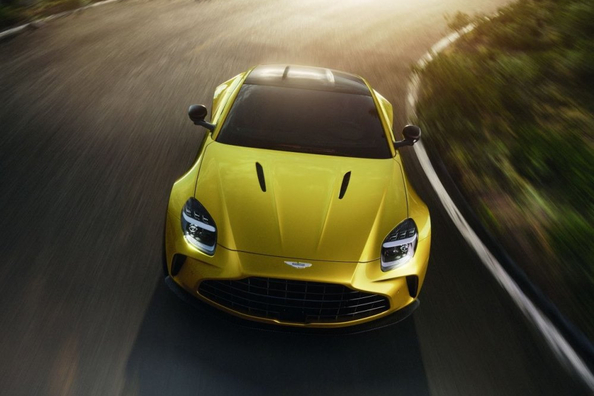2025. gada britu sporta auto Aston Martin Vantage apskats