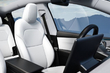 Tesla Model Y (Juniper 2025): atjauninātā elektriskā krosovera apskats foto 5