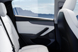 Tesla Model Y (Juniper 2025): atjauninātā elektriskā krosovera apskats foto 6
