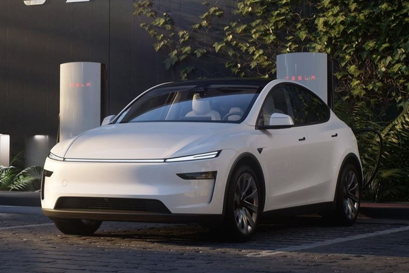 Tesla Model Y (Juniper 2025): atjauninātā elektriskā krosovera apskats