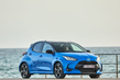 Toyota Yaris Full Hybrid: ekonomiska pilsētas hečbeka apskats foto 1