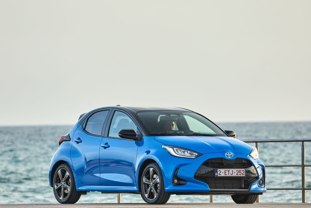 Toyota Yaris Full Hybrid: ekonomiska pilsētas hečbeka apskats