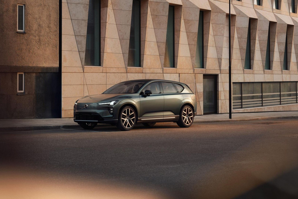 Volvo EX60 (2026) — pilnībā elektriskā vidēja izmēra krosovera apskats Foto 2