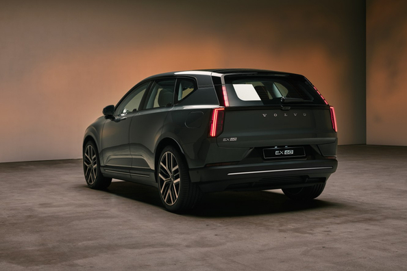 Volvo EX60 (2026) — pilnībā elektriskā vidēja izmēra krosovera apskats Foto 4