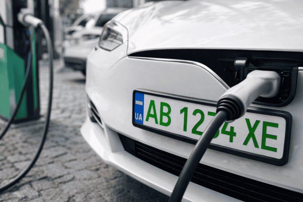 Kāpēc automašīnai ir zaļie numuri? Ko tie nozīmē Ukrainā Foto 1