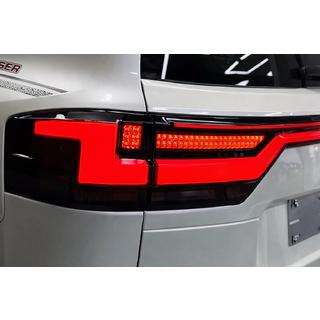 Aizmugurējie lukturi V2 Toyota Land Cruiser 300 2021– foto 3