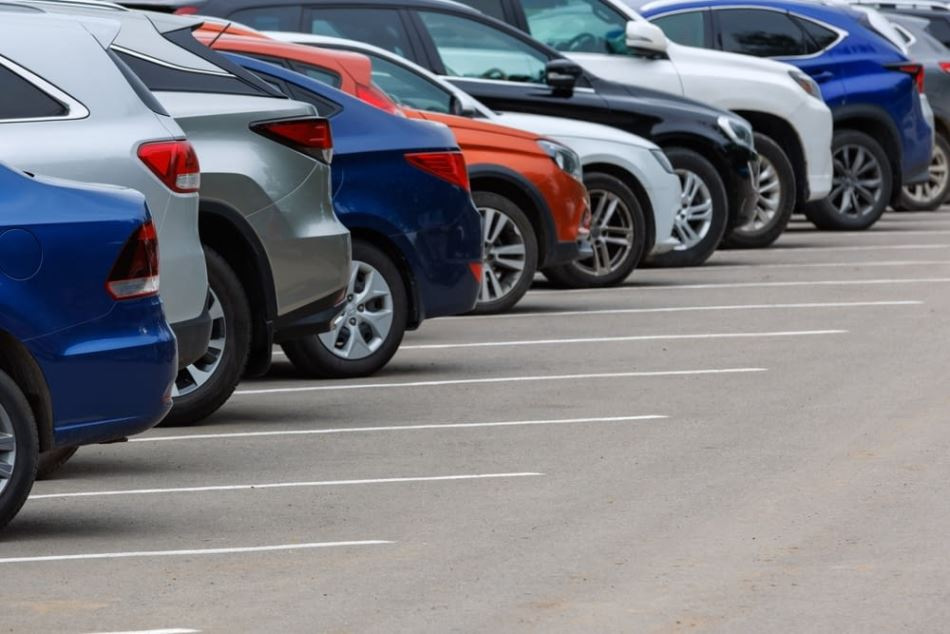 Kura auto krāsa ir praktiskākā: izskaidrojam pa punktiem