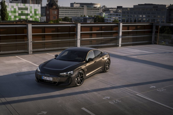 Audi RS e-tron GT 2025 — augstākās klases elektriskais Gran Turismo Foto 1