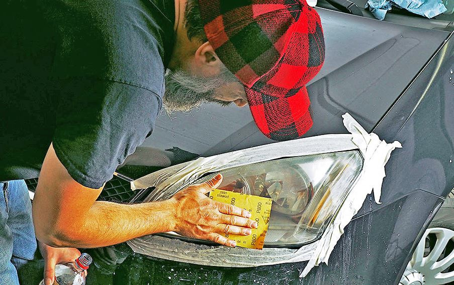 Kā pašrocīgi atjaunot auto priekšējos lukturus: dzidrums atpakaļ