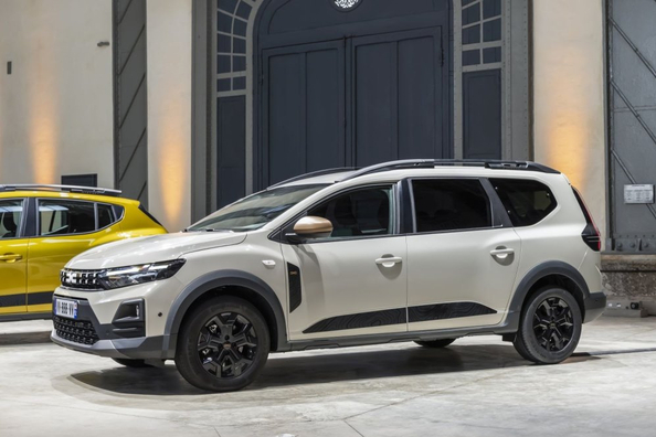 Apskats: Dacia Jogger (2025) – budžeta septiņvietīgs universālis