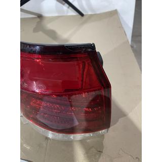 Izpārdošana: Aizmugurējais bremžu lukturis (2012-2015) ārējais kreisais (uz spārna) (ieplaisājis) Lexus LX570/450d 2008–2022 foto 3