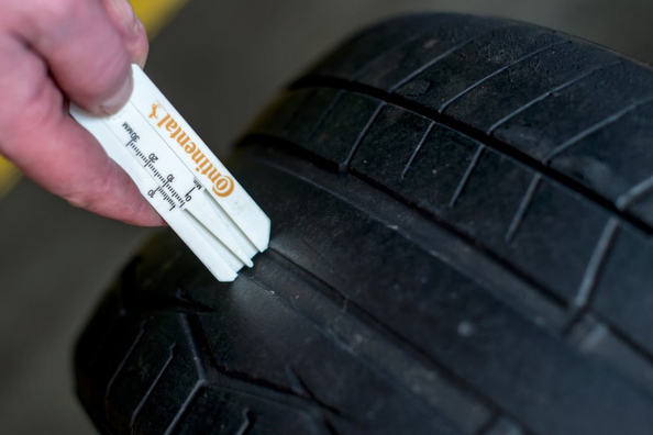 Kāpēc uz auto riteņiem nodilst riepas: cēloņi un profilakse
