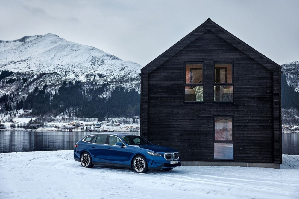 BMW 5 Series Touring (G61): biznesa klases universālis ar premium komfortu
