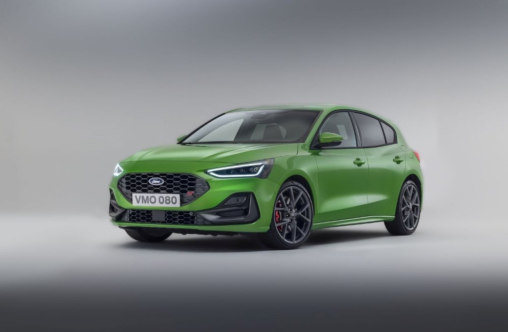 Ford Focus ST: Sportiskā hečbeka etalons
