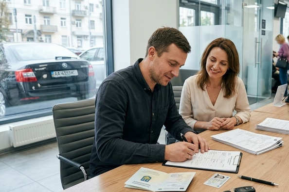 Kā pārreģistrēt automašīnu jaunam īpašniekam: soli pa solim