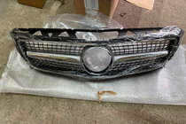 Mercedes CLS C218 2011–2018 Izpārdošana: Priekšējais režģis 2011-2014 (Diamond Silver) foto 2