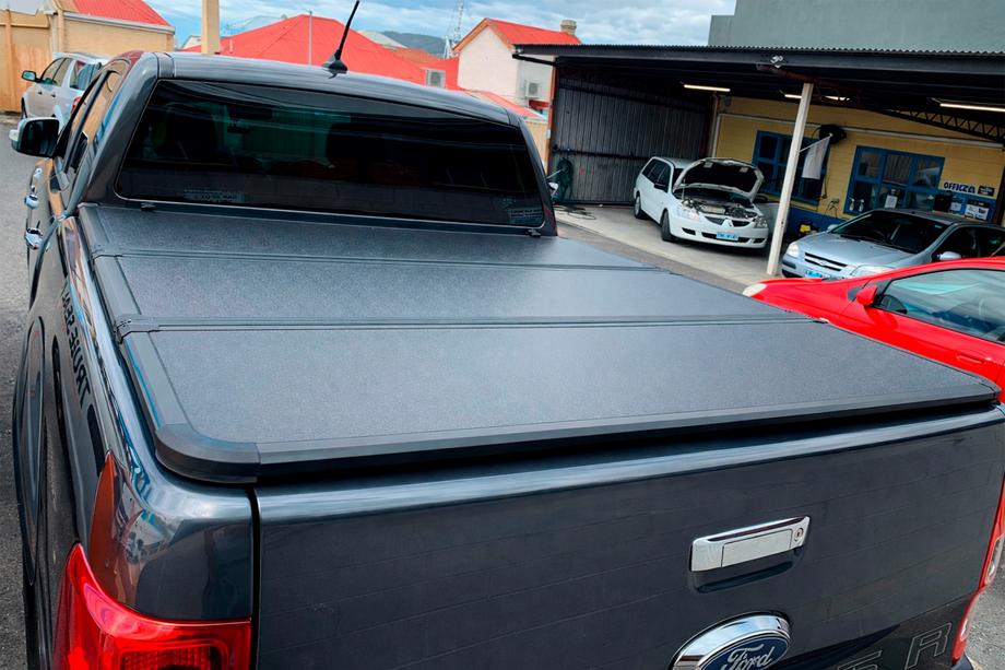 Toyota Hilux 2015– 3 sekciju kravas kastes vāks (2020-) Image