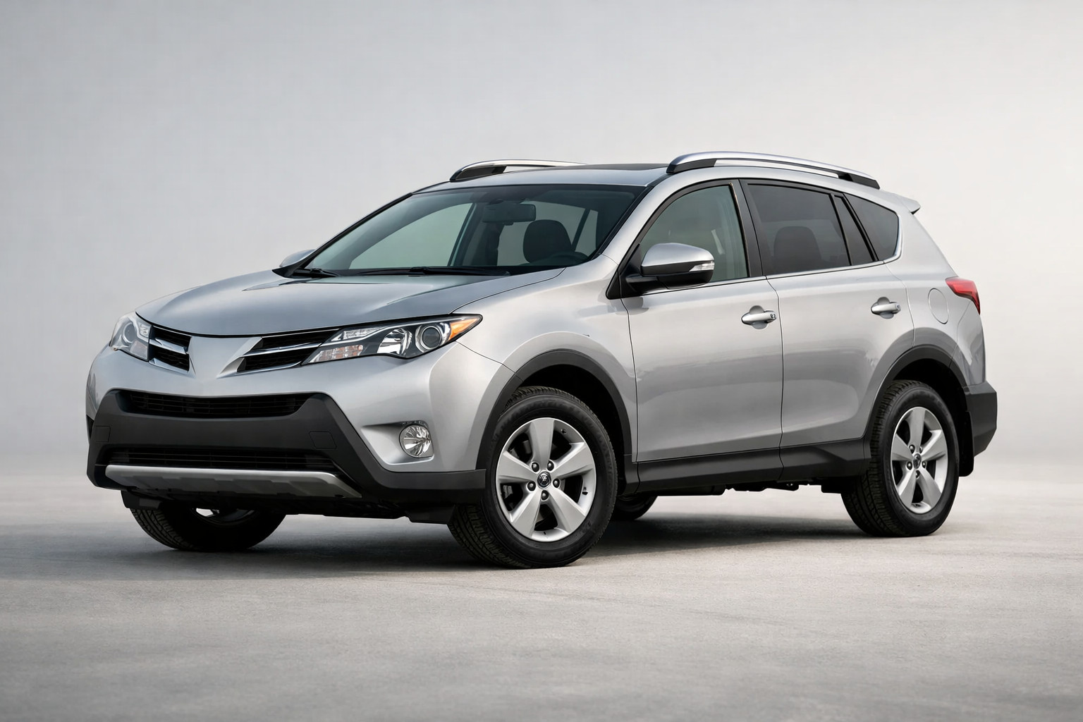 Toyota RAV4 2013-2018 apskats: pragmatisks krosovers bez drāmas