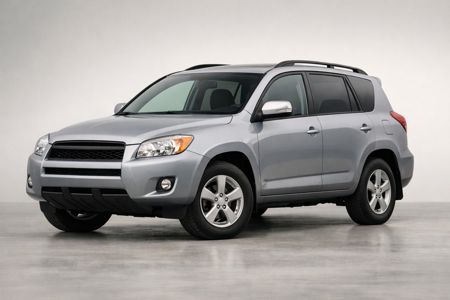 Toyota RAV4 2006-2013 apskats: vai šī paaudze šodien vēl ir vērta?