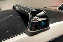 Tesla Model 3 2017– OEM šķērssijas stiprināšanai rūpnīcas vietās ar slēdzeni (2 gab.) foto 8