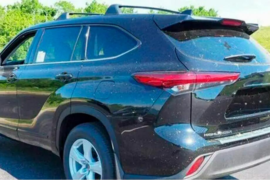 Toyota Highlander 2019– OEM šķērssijas stiprināšanai rūpnīcas vietās ar slēdzeni (2 gab.) Image