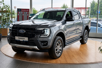 Ford Ranger 2022– Pelēki OEM jumta reliņi (alumīnijs) foto 2