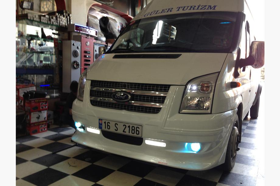 Ford Transit 2000–2014 Priekšējā bampera uzlika (2006-2014, DRL, ar resti) Foto 3