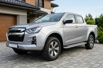 Isuzu D-Max 2019– Sānu sliekšņi Maydos V2 (2 gab., alumīnijs / nerūsējošais tērauds) foto 1