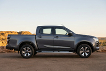 Isuzu D-Max 2019– Mevsim Grey sānu pakāpieni (2 gab., alumīnijs) foto 1