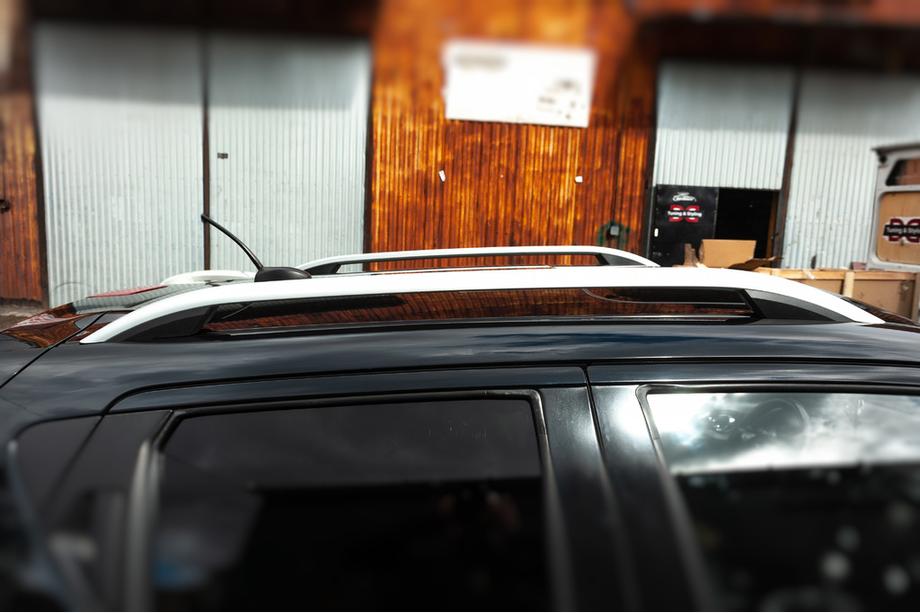 Nissan Juke 2010–2019 Jumta reliņi CROWN (matēti pelēki) Image