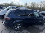 Ford S-Max 2007–2014 Hromēti jumta reliņi Plastmasas stiprinājuma kājas foto 3