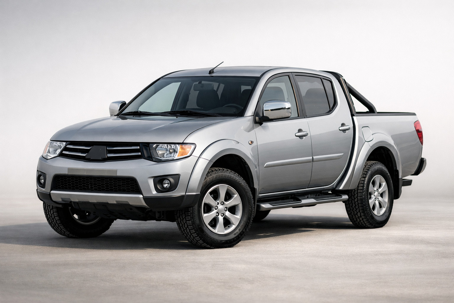 Mitsubishi L200 2006-2015 apskats: vai tas joprojām ir izturīgs darba pikaps