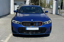 BMW 3. sērija G20/G21 2018– M-Color LED nieru reste (2022+, spīdīgi melna) foto 1