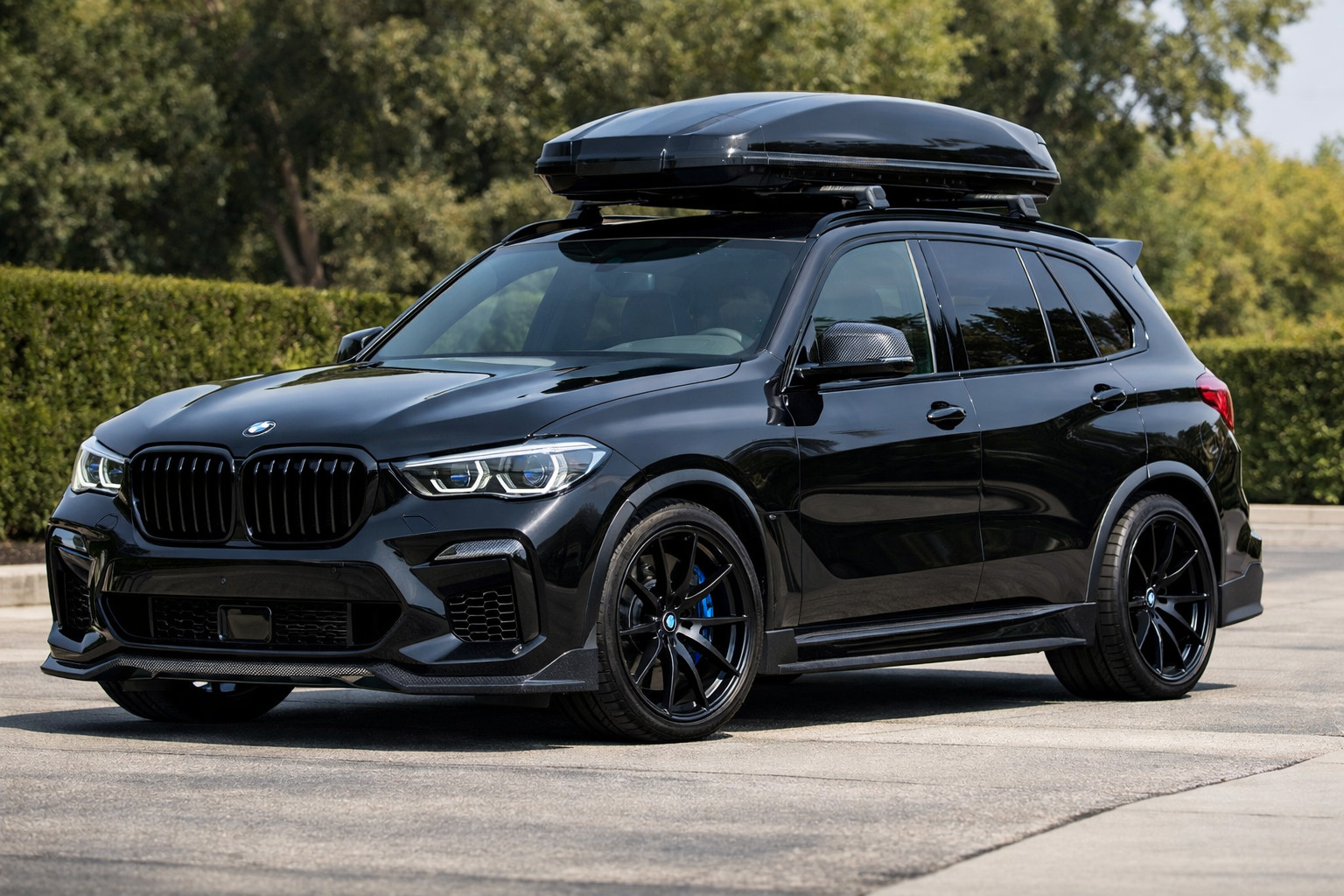 Ko uzstādīt BMW X5 G05 pēc iegādes – izskatam un praktiskumam