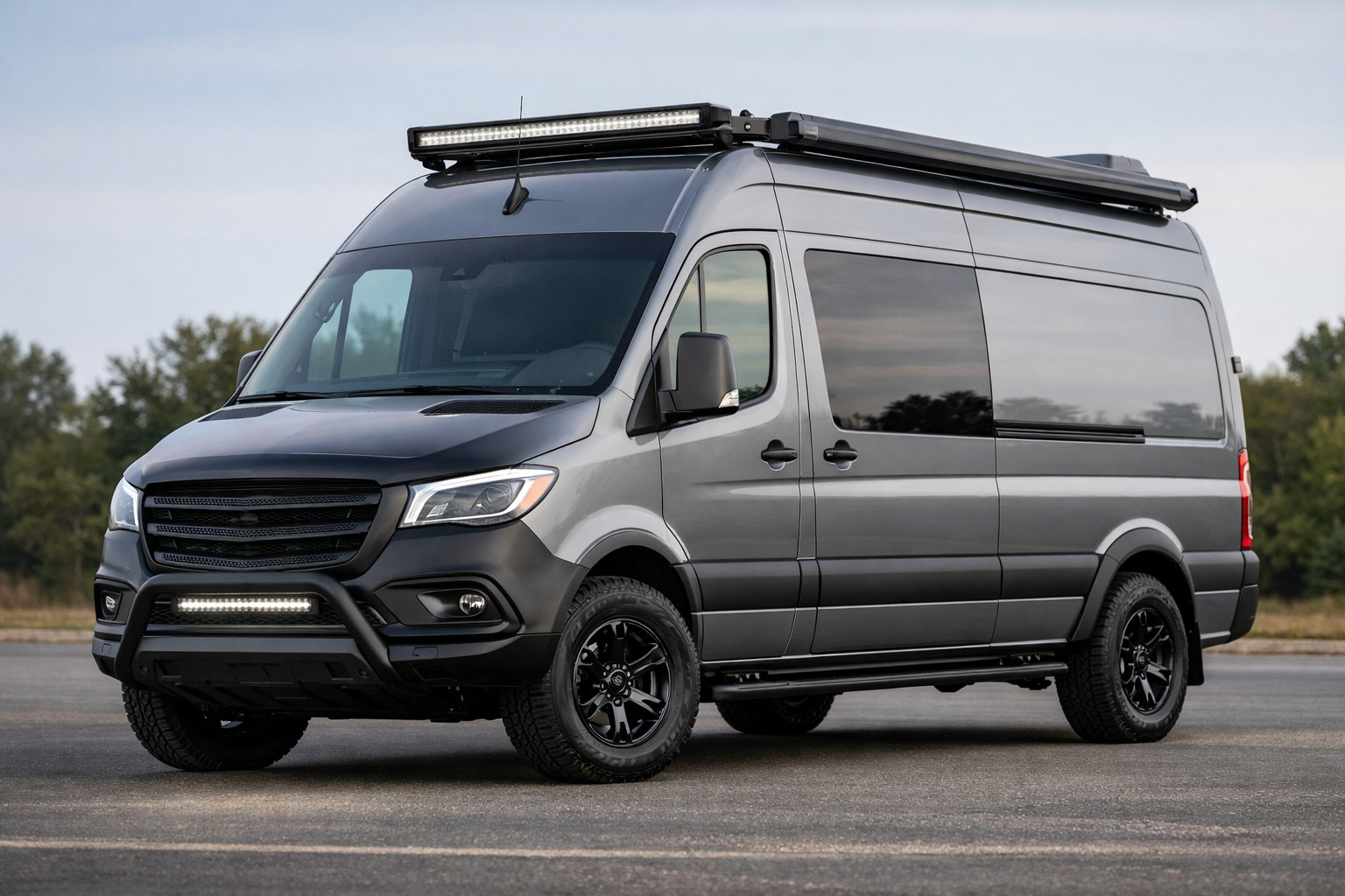 Kādi Mercedes Sprinter W907/W910 ārējie uzlabojumi piešķir dārgāka auto izskatu
