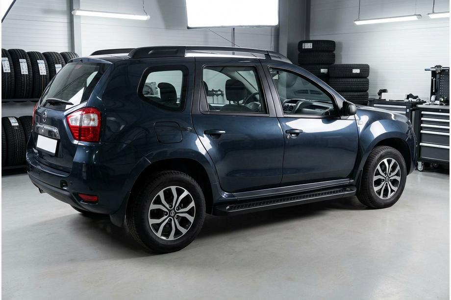 Nissan Terrano 2014– Sānu sliekšņi Allmond Black (2 gab., alumīnijs) Image