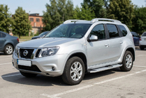 Nissan Terrano 2014– Mevsim Grey sānu pakāpieni (2 gab., alumīnijs) foto 1