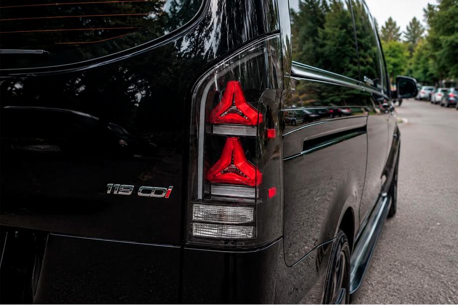 Mercedes Vito/V klase W447 2014– OEM 2026 Black aizmugurējie lukturi (Vito, 2 gab.) Foto 1