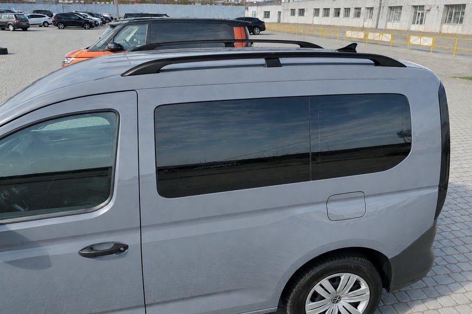 Ford Connect 2021– Melni jumta reliņi (turku dizains) Image