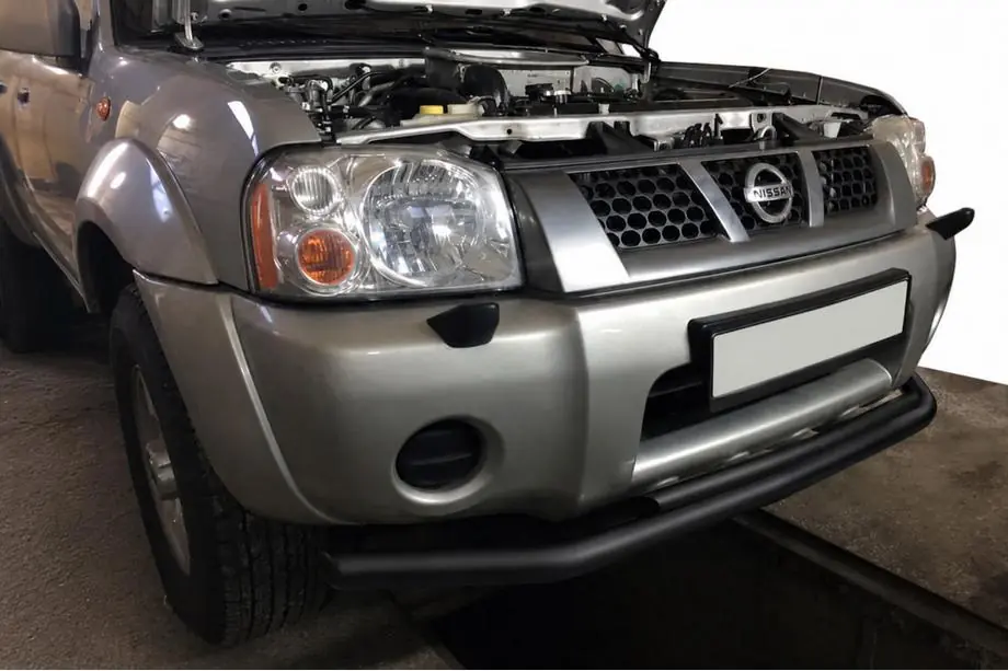 Nissan NP300 1999–2015 Priekšējais aizsargstienis ST014 Black (nerūsējošais tērauds) Foto 1