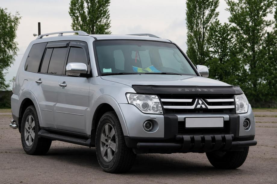 Mitsubishi Pajero Wagon III 1999–2006 Priekšējais aizsargs ST015 Black (nerūsējošais tērauds) Foto 3