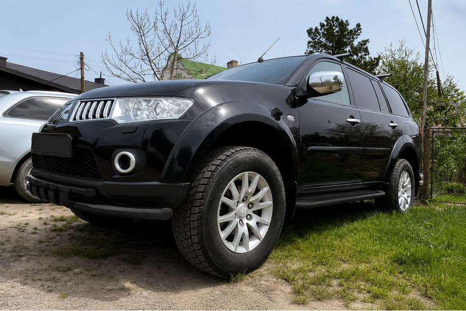 Mitsubishi Pajero Sport 2008–2015 Priekšējais aizsargs ST015 Black (nerūsējošais tērauds) Image