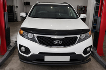 Kia Sorento II XM 2009–2014 Priekšējā apakšējā aizsargloka Black (nerūsējošais tērauds) foto 1