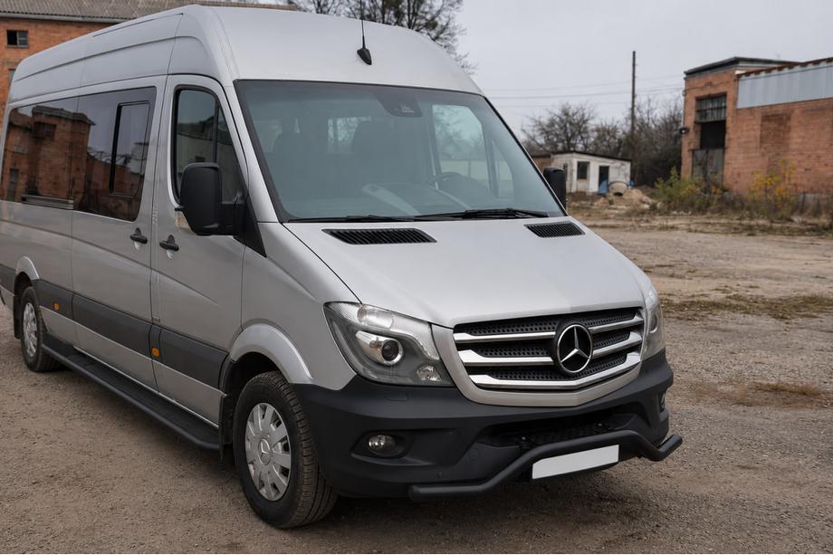 Mercedes Sprinter W906 2006–2018 Priekšējais apakšējais aizsargstienis MBSP.07.F3-04.6 Black (nerūsējošais tērauds) Foto 2