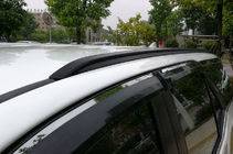 Toyota 4Runner 2009–2024 Integrētie jumta reliņi melni OEM (2016-, alumīnijs) foto 2