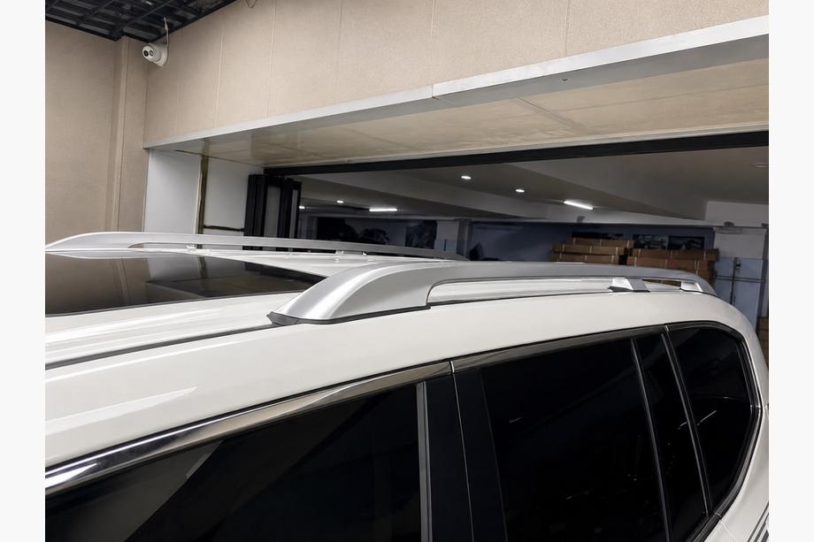 Toyota Land Cruiser 300 2021– Pelēki OEM jumta reliņi (alumīnijs) Image